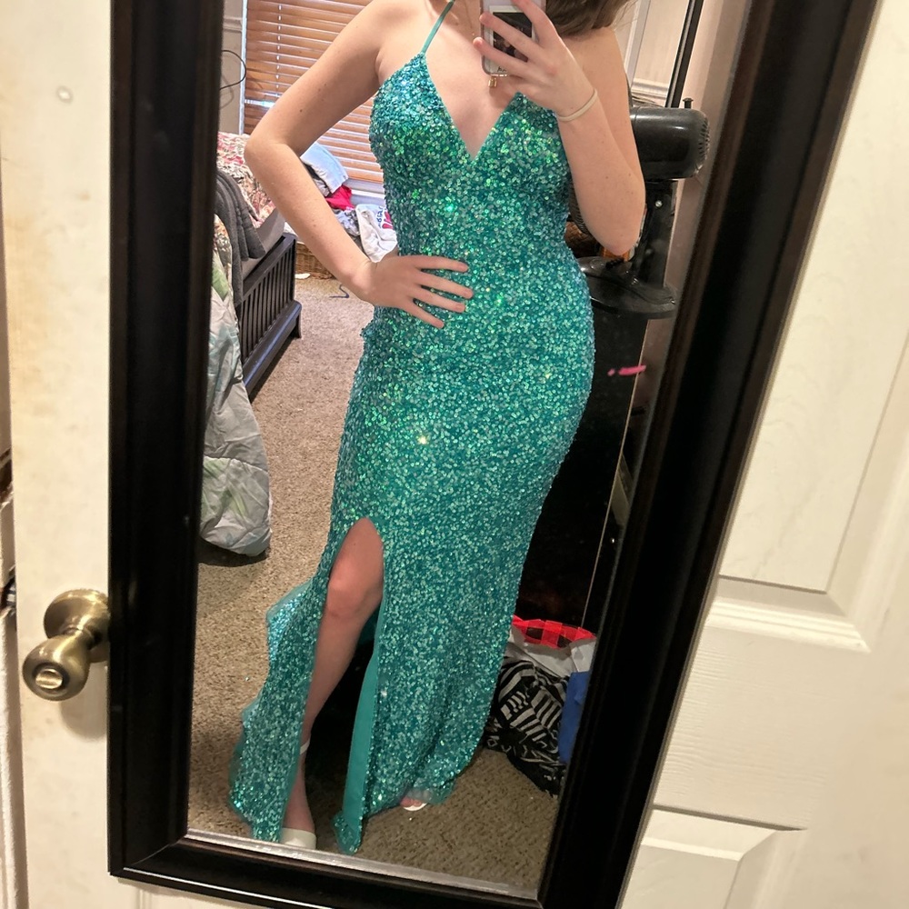 Teal sequin prom dress🩵